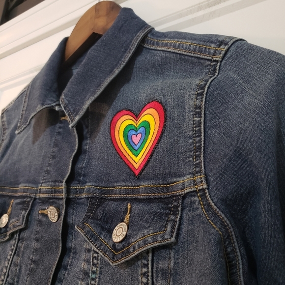 Levis Denim Stretch Jean Jacket Womens S Rainbow Heart Patch Medium Wash Classic - Picture 4 of 9